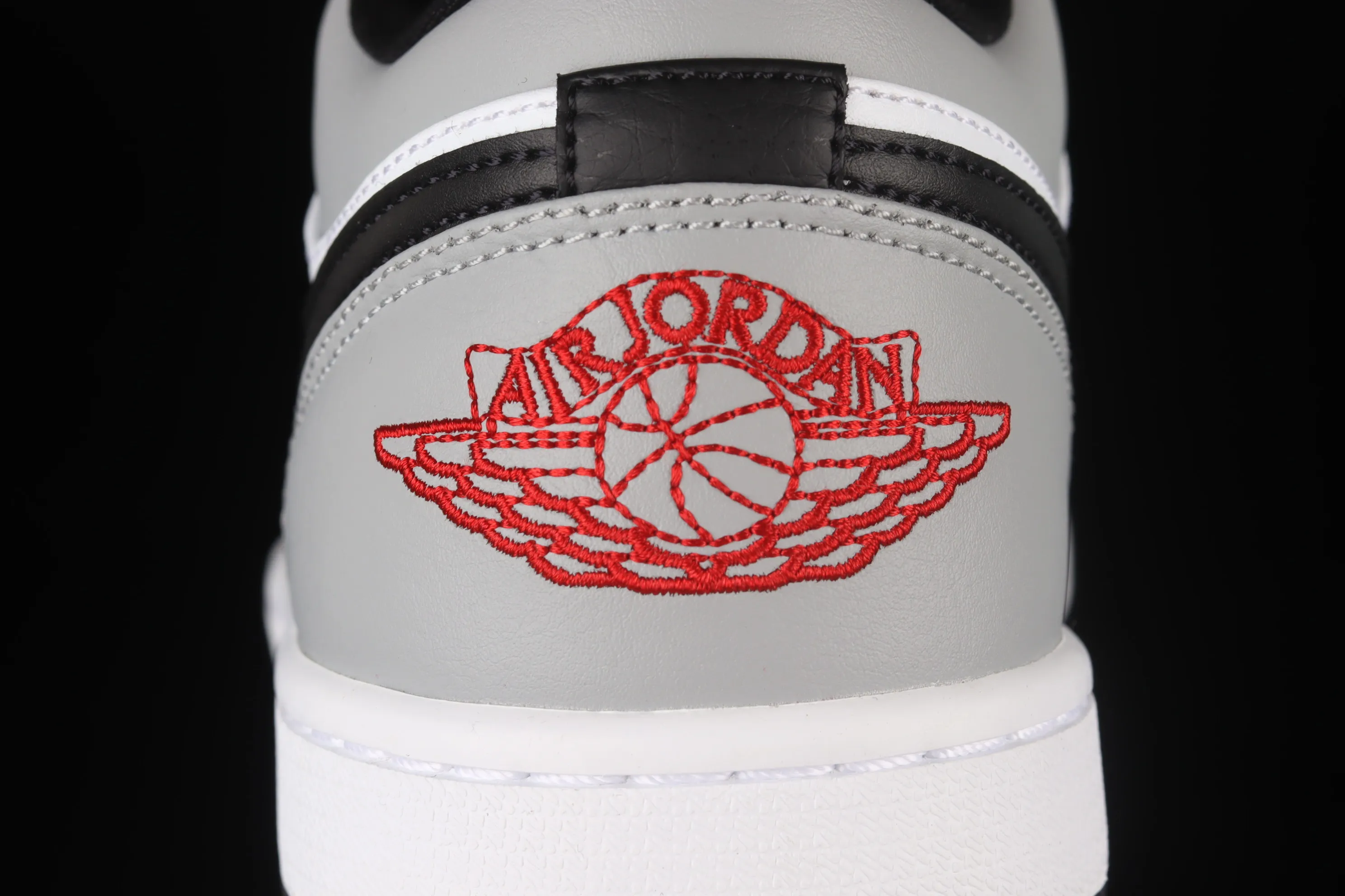 All categories Air Jordan Jordan series basketball shoes Air Jordan 1 Low G version pure original Air Jordan 1 Low "Light Smoke Grey" AJ1 Joe 1 Little Dior Smoke Gray 553558-030